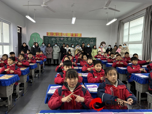 一言一行好习惯 养好习惯成栋梁—驻马店市第四小学开展好习惯养成教育展示暨观摩活动
