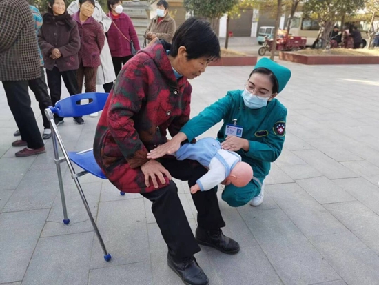 ​信阳市中心医院联合民盟信阳市委会赴肖店乡开展“信阳市中心医院健康义诊进乡村优质服务下基层”活动