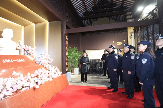 ​光山县公安局政工政保监督党支部联合开展主题教育系列实践活动