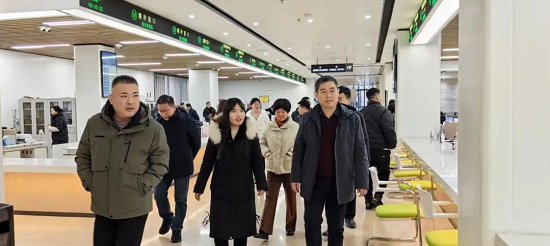 固始县领导检查指导固始县营商“周一见”“局长在窗口”活动落实情况|快看点