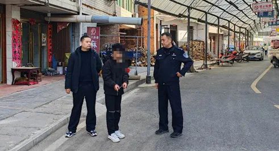 ​新县千斤派出所民警快速追回车内被盗财物