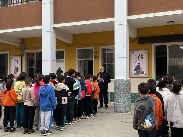 邓州市穰东镇中心校：校园防欺凌 优化育人环境 |世界热头条
