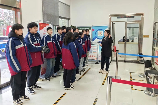天天讯息：​息县法院：邀请学生进法院 学法普法“面对面”
