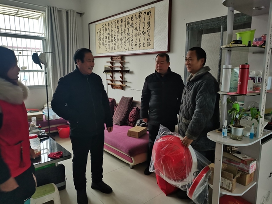 当前速递！商城县民政局联合县慈善总会到东街社区开展“元旦”慰问志愿服务活动