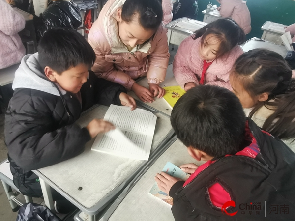 ​西平县二铺小学举行读书分享活动