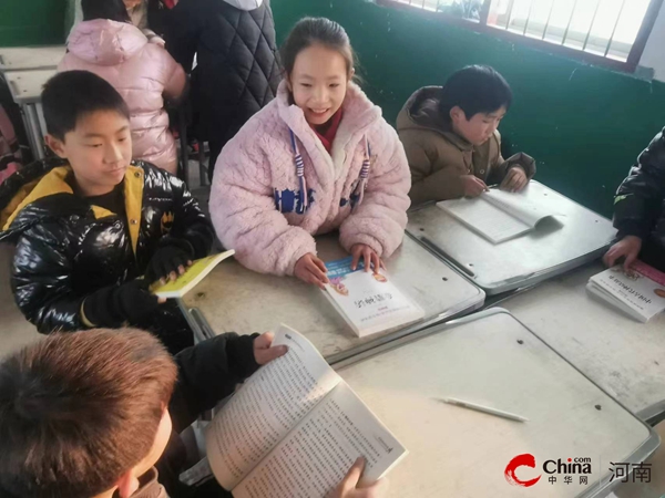 ​西平县二铺小学举行读书分享活动