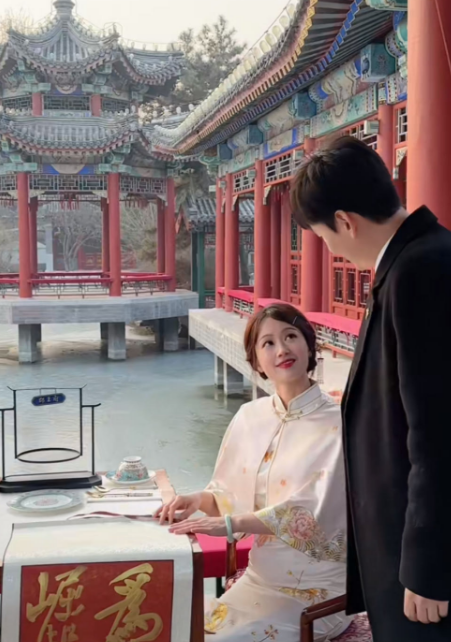 亲穿亲赠！ 王又又新中式女装助力大凉山女孩自信成长